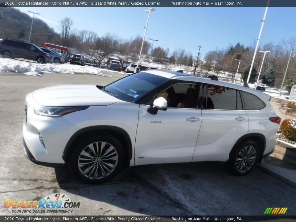 2020 Toyota Highlander Hybrid Platinum AWD Blizzard White Pearl / Glazed Caramel Photo #7