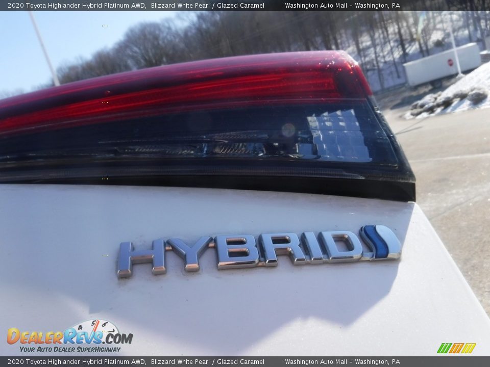 2020 Toyota Highlander Hybrid Platinum AWD Blizzard White Pearl / Glazed Caramel Photo #10