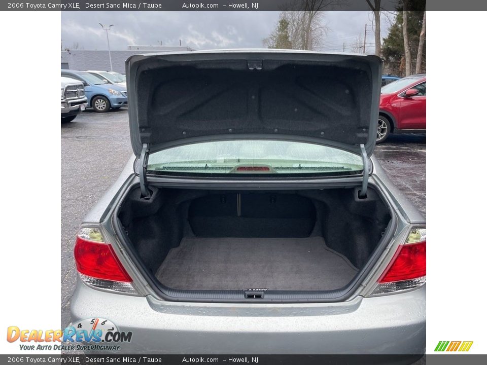 2006 Toyota Camry XLE Desert Sand Mica / Taupe Photo #20