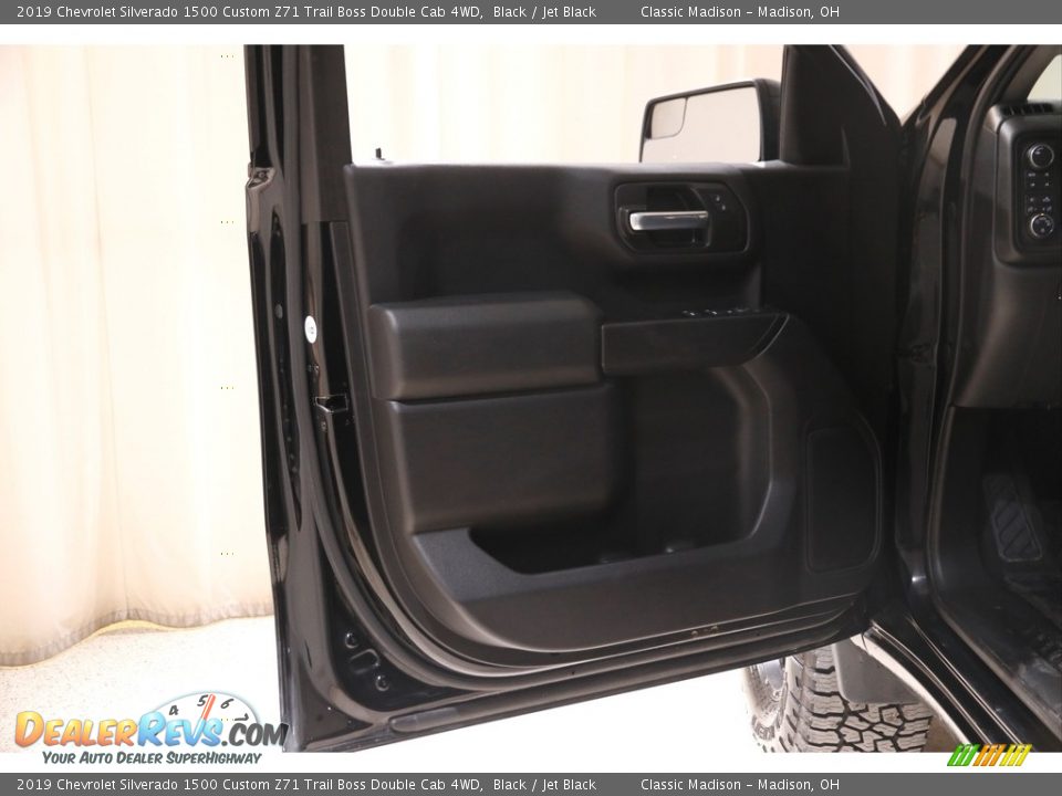 2019 Chevrolet Silverado 1500 Custom Z71 Trail Boss Double Cab 4WD Black / Jet Black Photo #4