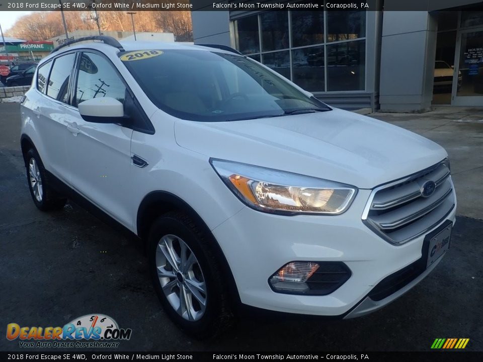 2018 Ford Escape SE 4WD Oxford White / Medium Light Stone Photo #8