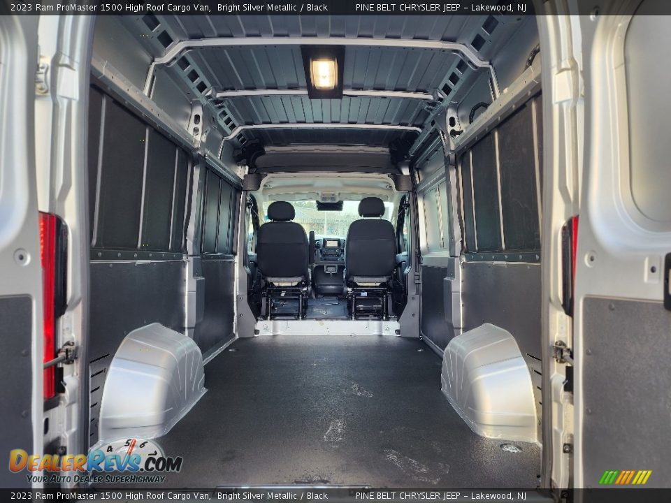 2023 Ram ProMaster 1500 High Roof Cargo Van Bright Silver Metallic / Black Photo #7