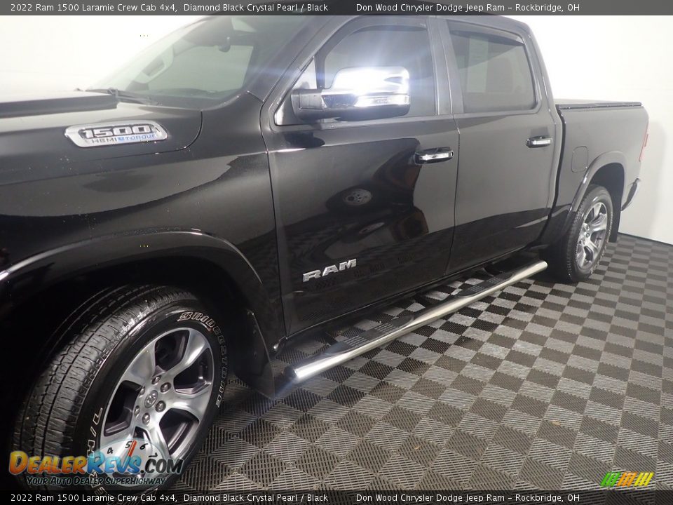 2022 Ram 1500 Laramie Crew Cab 4x4 Diamond Black Crystal Pearl / Black Photo #10
