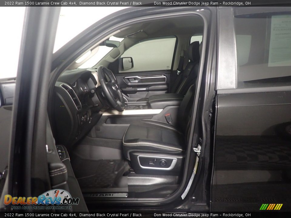 2022 Ram 1500 Laramie Crew Cab 4x4 Diamond Black Crystal Pearl / Black Photo #19