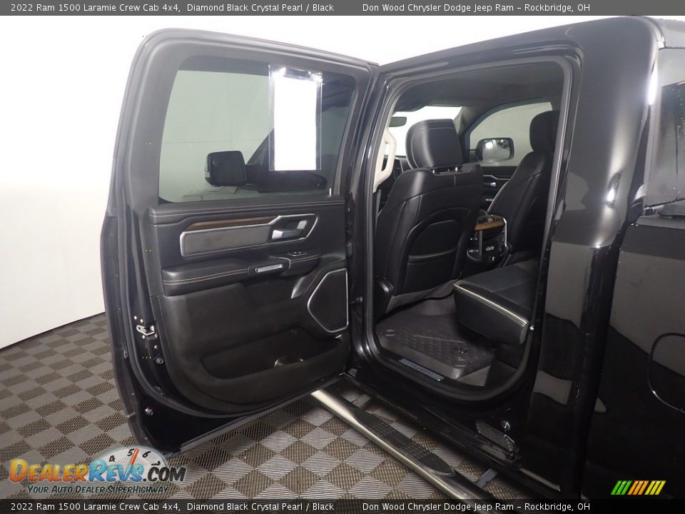 2022 Ram 1500 Laramie Crew Cab 4x4 Diamond Black Crystal Pearl / Black Photo #32