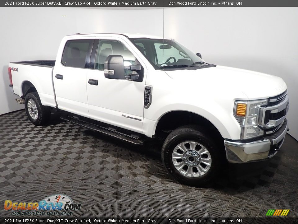 2021 Ford F250 Super Duty XLT Crew Cab 4x4 Oxford White / Medium Earth Gray Photo #3