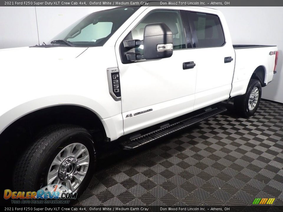 2021 Ford F250 Super Duty XLT Crew Cab 4x4 Oxford White / Medium Earth Gray Photo #7