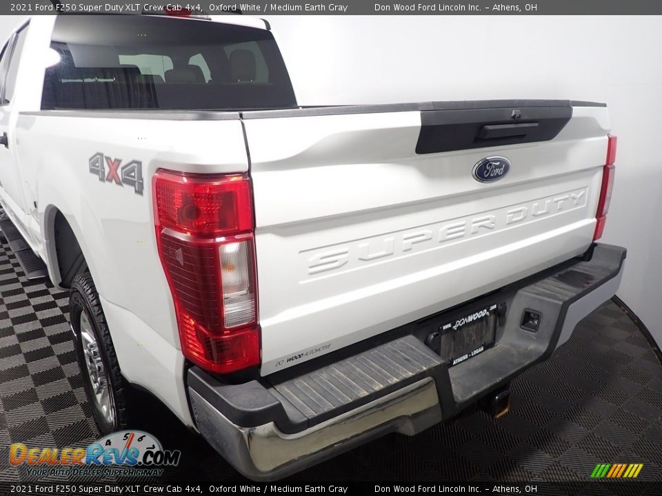 2021 Ford F250 Super Duty XLT Crew Cab 4x4 Oxford White / Medium Earth Gray Photo #9