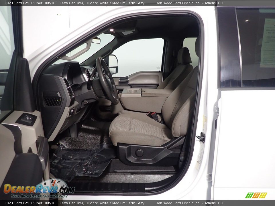 2021 Ford F250 Super Duty XLT Crew Cab 4x4 Oxford White / Medium Earth Gray Photo #16