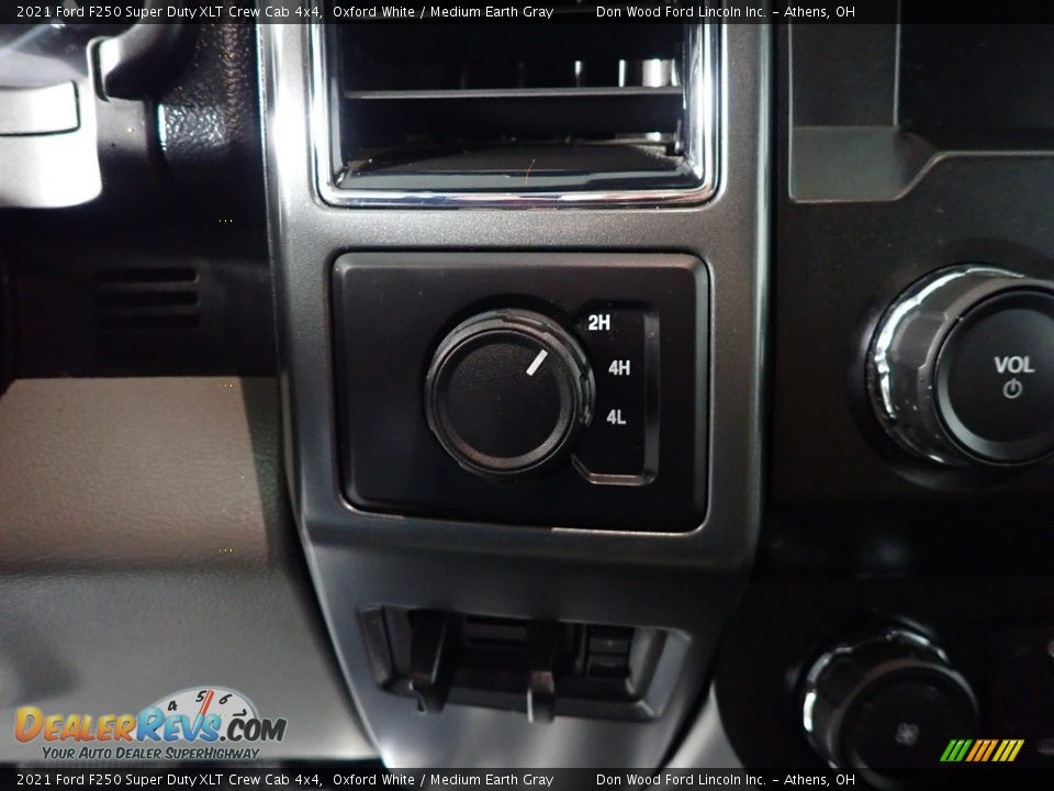 2021 Ford F250 Super Duty XLT Crew Cab 4x4 Oxford White / Medium Earth Gray Photo #23