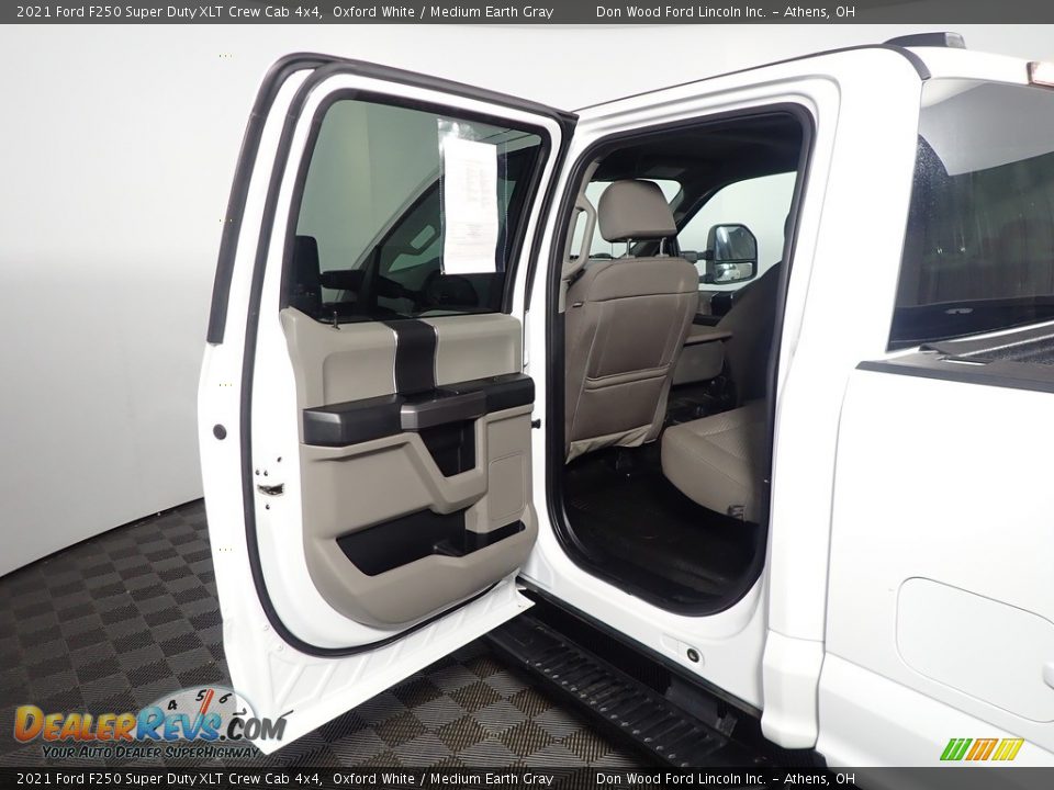 2021 Ford F250 Super Duty XLT Crew Cab 4x4 Oxford White / Medium Earth Gray Photo #26
