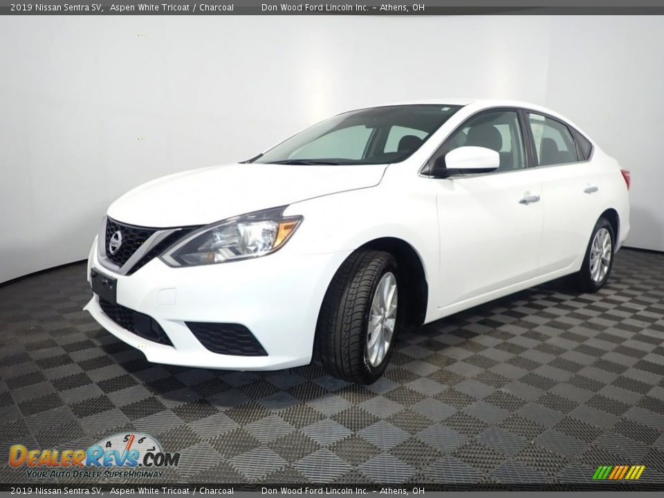 2019 Nissan Sentra SV Aspen White Tricoat / Charcoal Photo #9