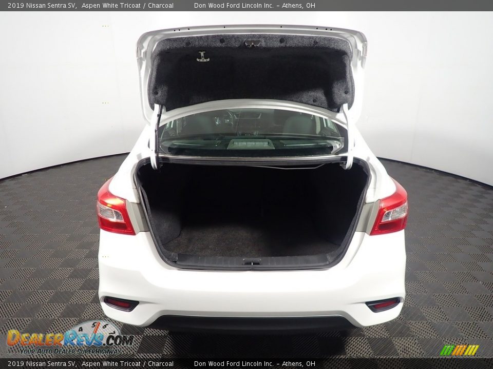 2019 Nissan Sentra SV Aspen White Tricoat / Charcoal Photo #15