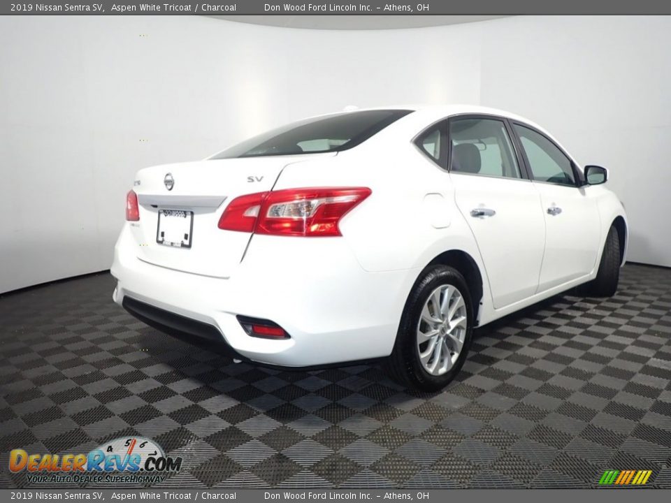 2019 Nissan Sentra SV Aspen White Tricoat / Charcoal Photo #17