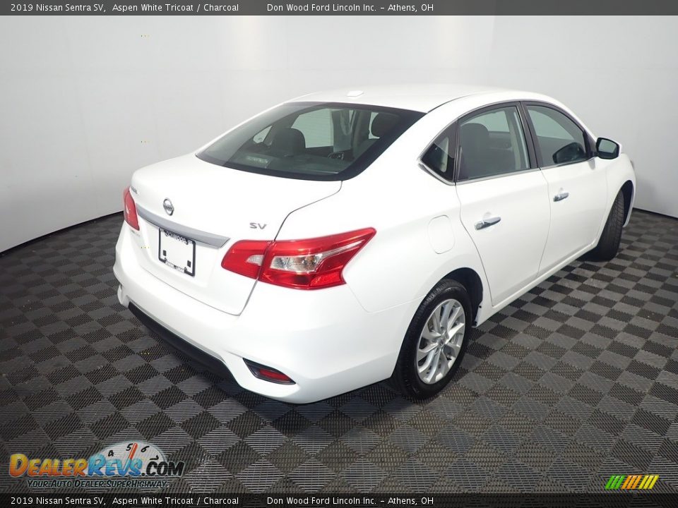 2019 Nissan Sentra SV Aspen White Tricoat / Charcoal Photo #18