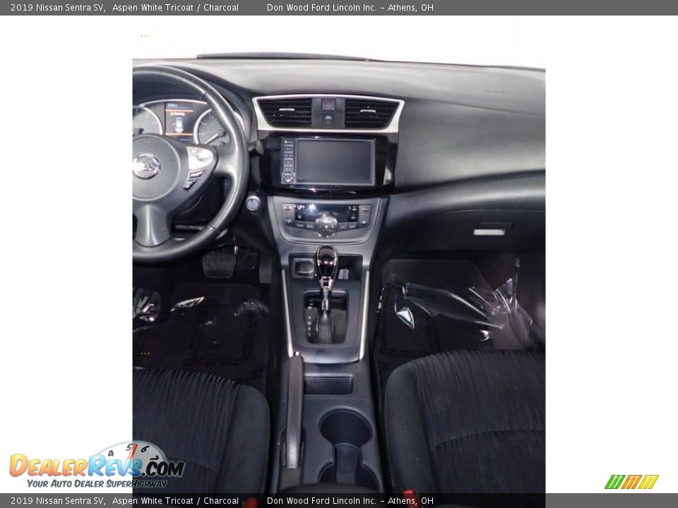 2019 Nissan Sentra SV Aspen White Tricoat / Charcoal Photo #24