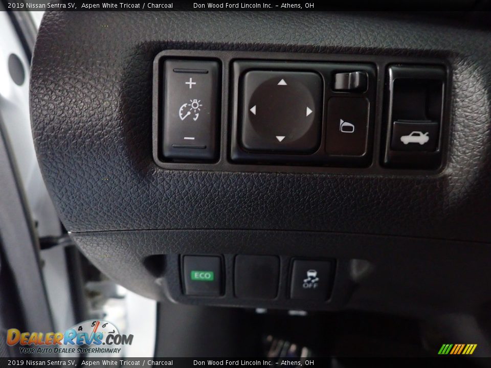 2019 Nissan Sentra SV Aspen White Tricoat / Charcoal Photo #29