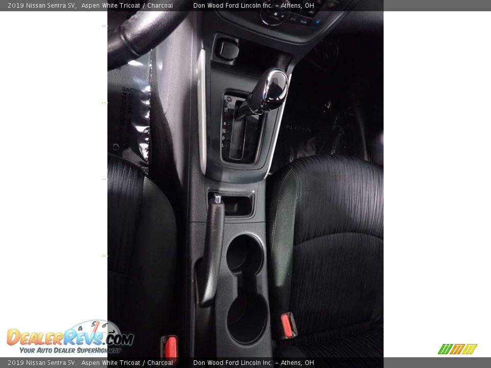 2019 Nissan Sentra SV Aspen White Tricoat / Charcoal Photo #30