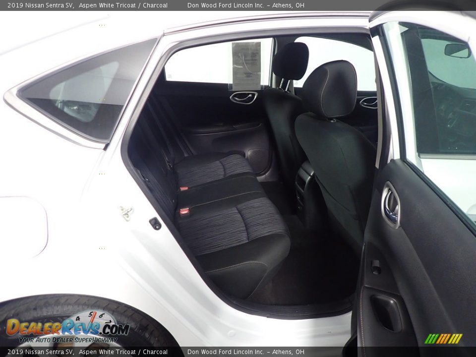 2019 Nissan Sentra SV Aspen White Tricoat / Charcoal Photo #35