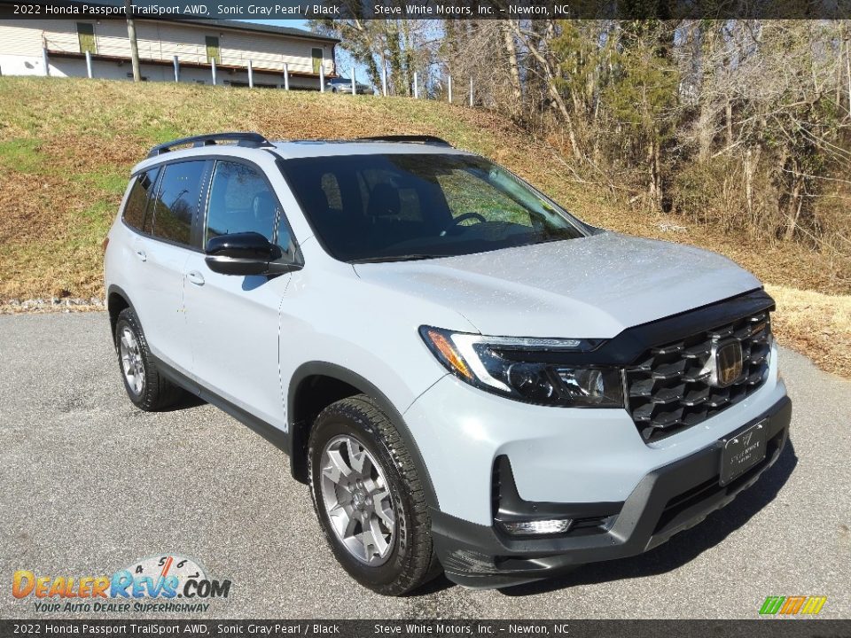 Front 3/4 View of 2022 Honda Passport TrailSport AWD Photo #4