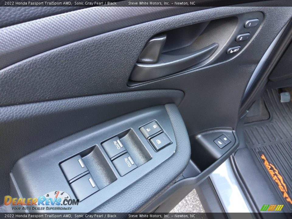 Door Panel of 2022 Honda Passport TrailSport AWD Photo #11