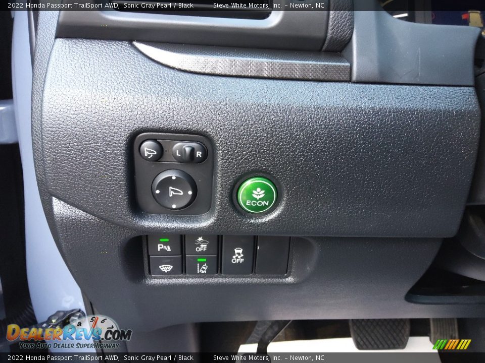 Controls of 2022 Honda Passport TrailSport AWD Photo #17
