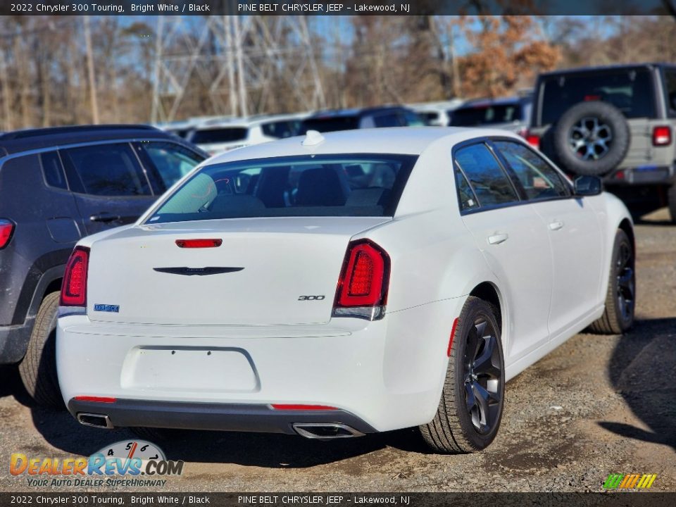 2022 Chrysler 300 Touring Bright White / Black Photo #7