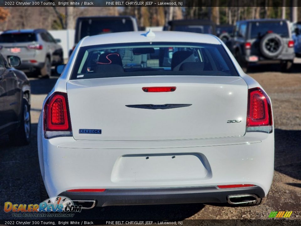 2022 Chrysler 300 Touring Bright White / Black Photo #8
