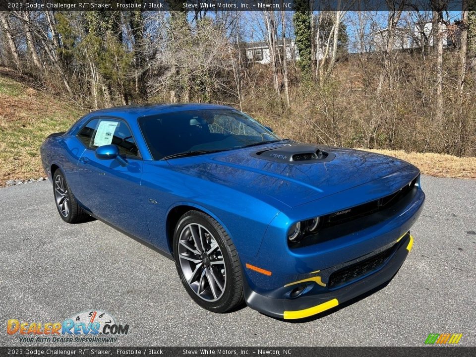 Front 3/4 View of 2023 Dodge Challenger R/T Shaker Photo #5