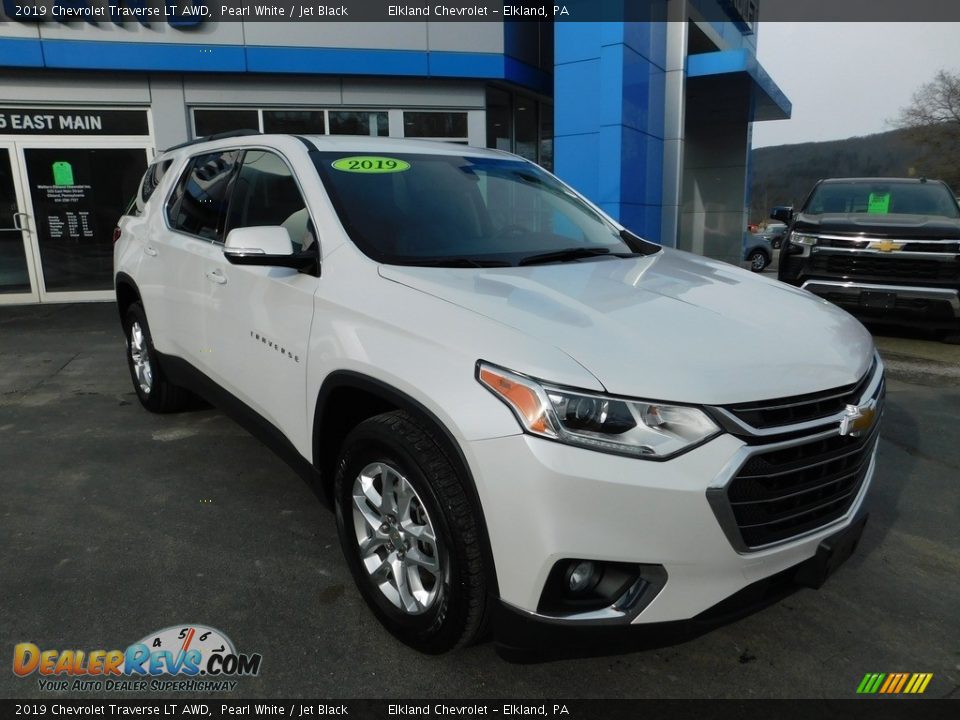 2019 Chevrolet Traverse LT AWD Pearl White / Jet Black Photo #4