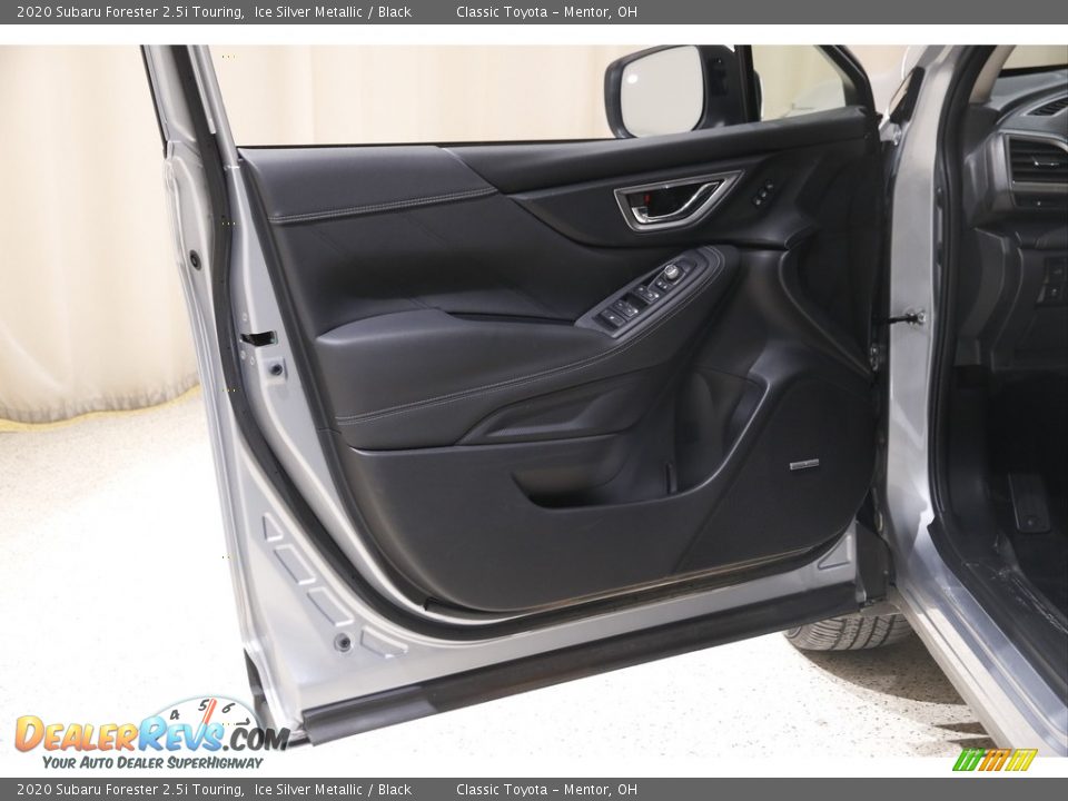 2020 Subaru Forester 2.5i Touring Ice Silver Metallic / Black Photo #4