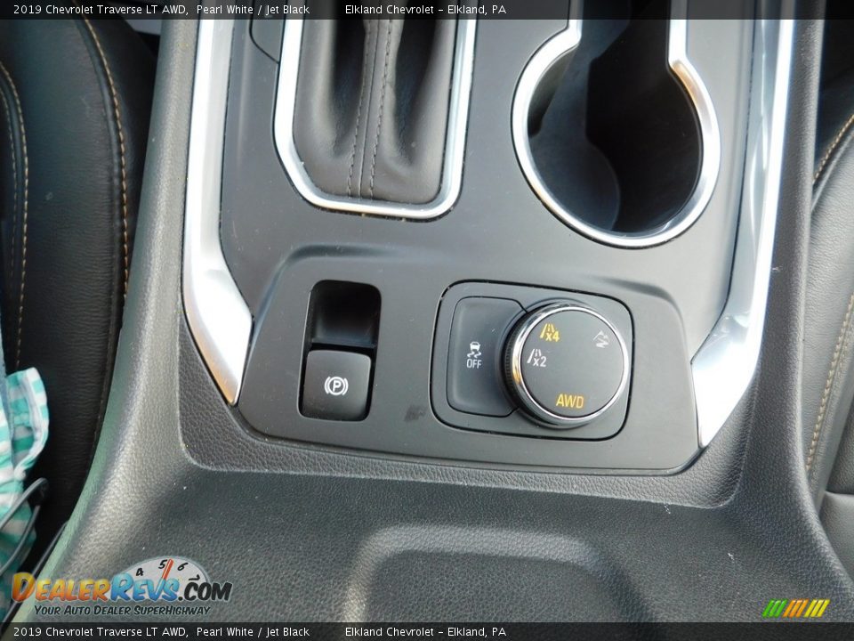 2019 Chevrolet Traverse LT AWD Pearl White / Jet Black Photo #35
