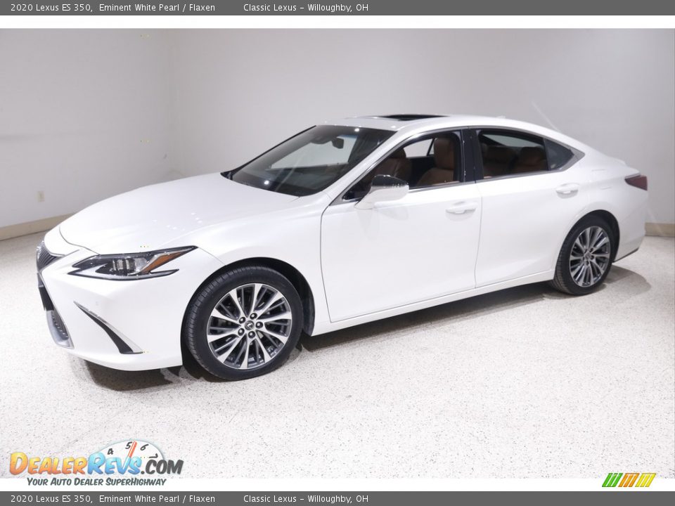 Front 3/4 View of 2020 Lexus ES 350 Photo #3