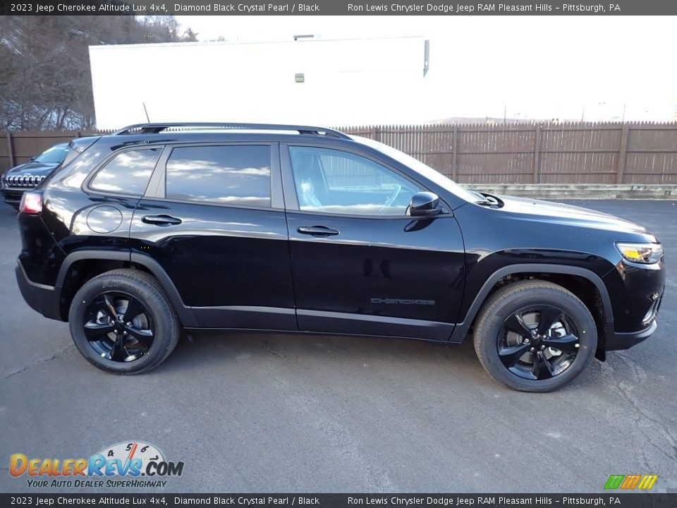 2023 Jeep Cherokee Altitude Lux 4x4 Diamond Black Crystal Pearl / Black Photo #7