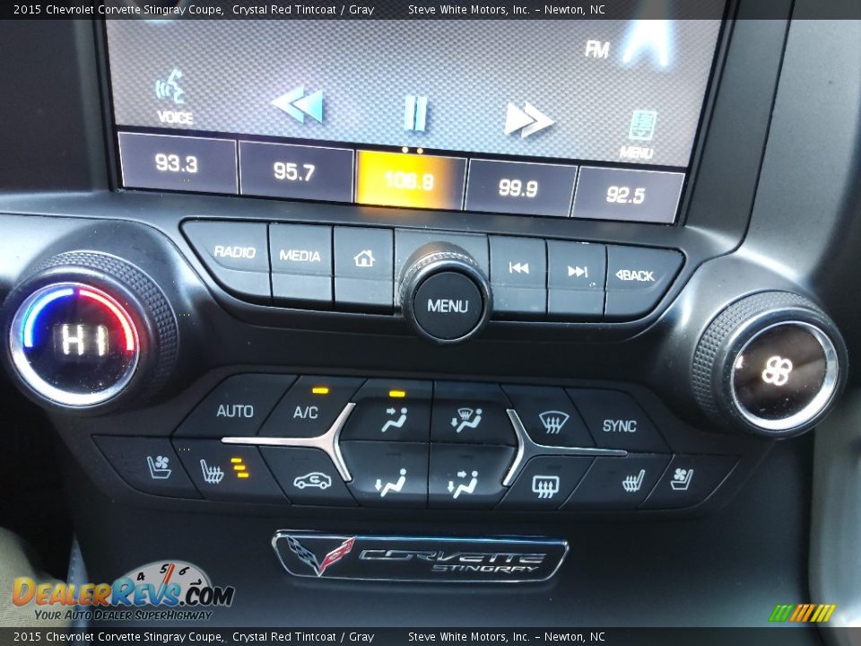 Controls of 2015 Chevrolet Corvette Stingray Coupe Photo #26