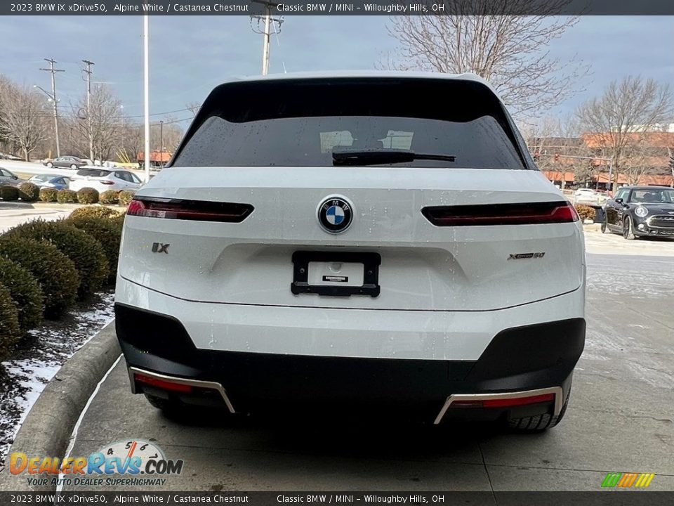 2023 BMW iX xDrive50 Alpine White / Castanea Chestnut Photo #3