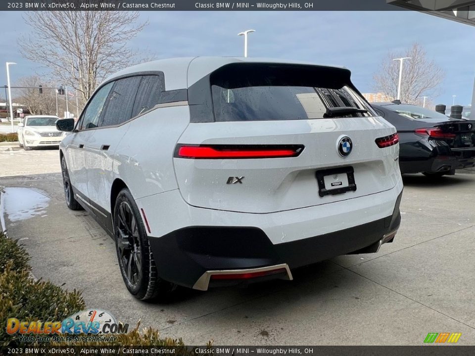 2023 BMW iX xDrive50 Alpine White / Castanea Chestnut Photo #4