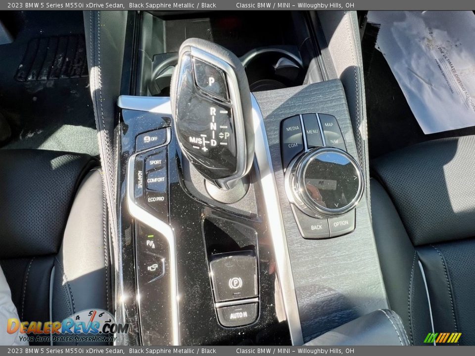 2023 BMW 5 Series M550i xDrive Sedan Shifter Photo #8