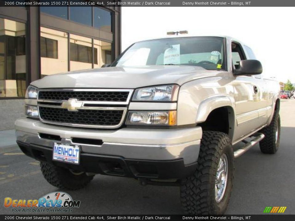 2006 Chevrolet Silverado 1500 Z71 Extended Cab 4x4 Silver Birch Metallic / Dark Charcoal Photo #2