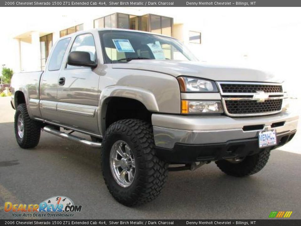 2006 Chevrolet Silverado 1500 Z71 Extended Cab 4x4 Silver Birch Metallic / Dark Charcoal Photo #3