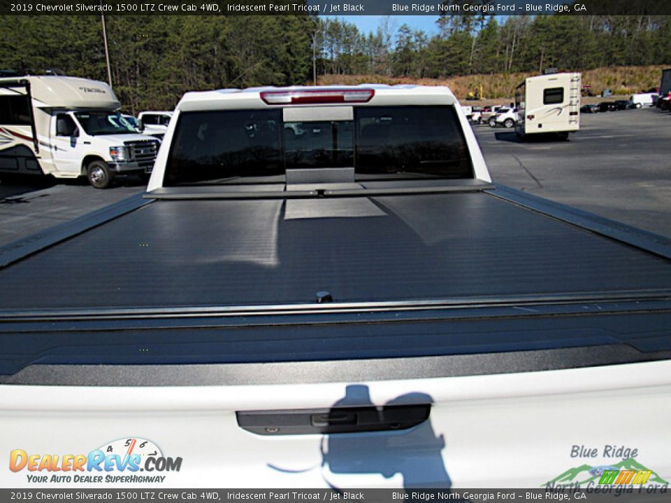 2019 Chevrolet Silverado 1500 LTZ Crew Cab 4WD Iridescent Pearl Tricoat / Jet Black Photo #32