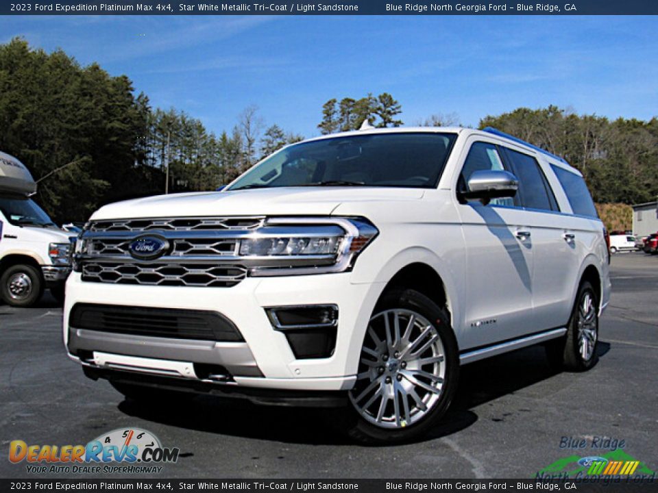 Front 3/4 View of 2023 Ford Expedition Platinum Max 4x4 Photo #1
