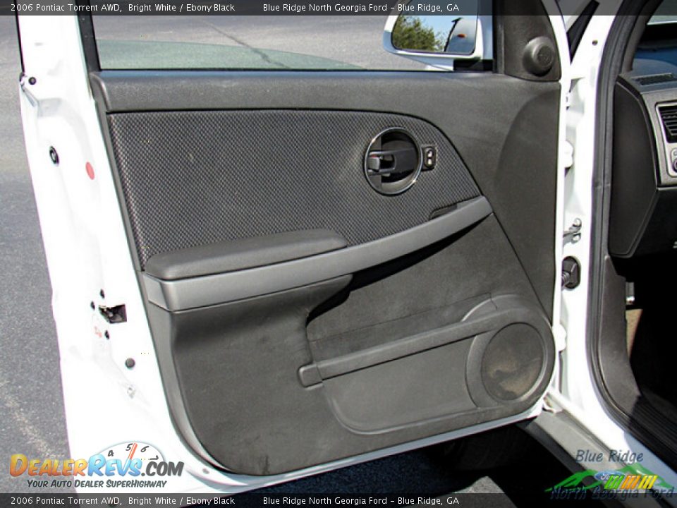 2006 Pontiac Torrent AWD Bright White / Ebony Black Photo #10