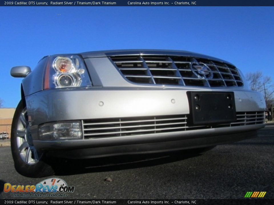 2009 Cadillac DTS Luxury Radiant Silver / Titanium/Dark Titanium Photo #2