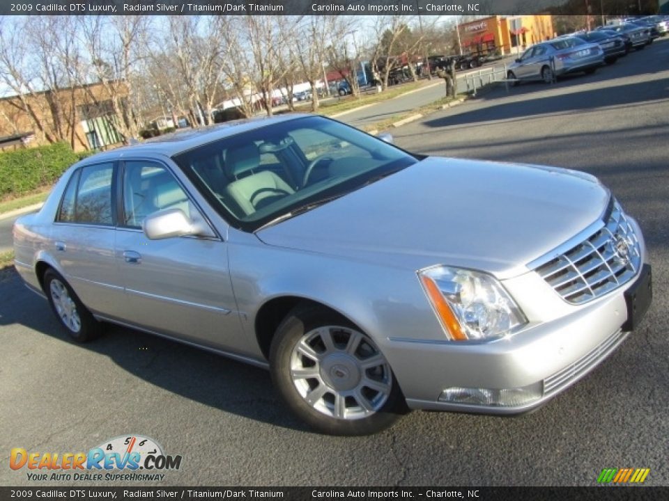 2009 Cadillac DTS Luxury Radiant Silver / Titanium/Dark Titanium Photo #3