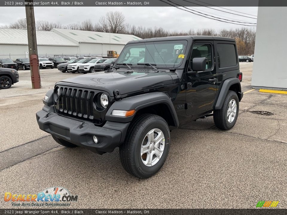Front 3/4 View of 2023 Jeep Wrangler Sport 4x4 Photo #3