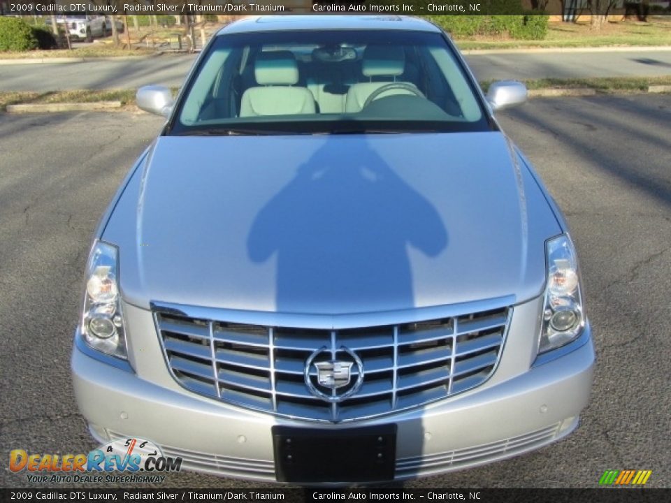 2009 Cadillac DTS Luxury Radiant Silver / Titanium/Dark Titanium Photo #5