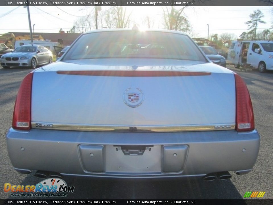 2009 Cadillac DTS Luxury Radiant Silver / Titanium/Dark Titanium Photo #10
