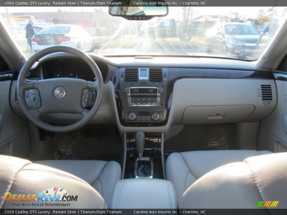 2009 Cadillac DTS Luxury Radiant Silver / Titanium/Dark Titanium Photo #14