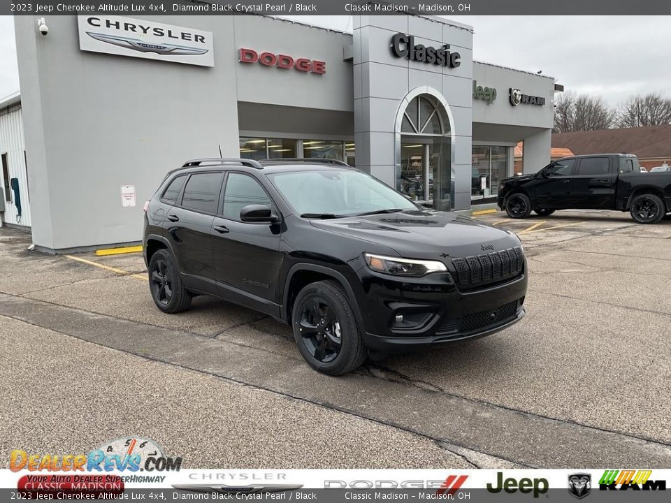 2023 Jeep Cherokee Altitude Lux 4x4 Diamond Black Crystal Pearl / Black Photo #1